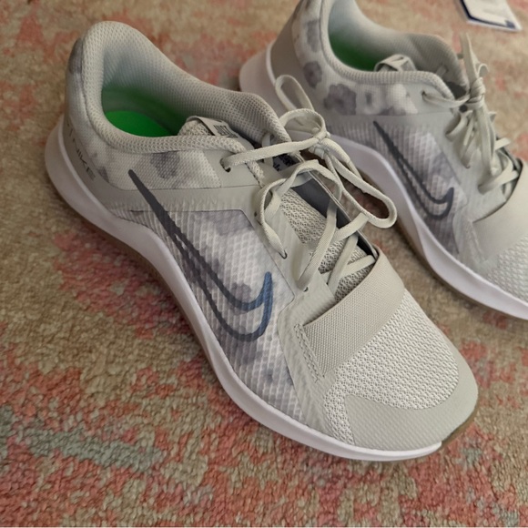 Nike size 9 running shoes NWOT - Picture 5 of 5